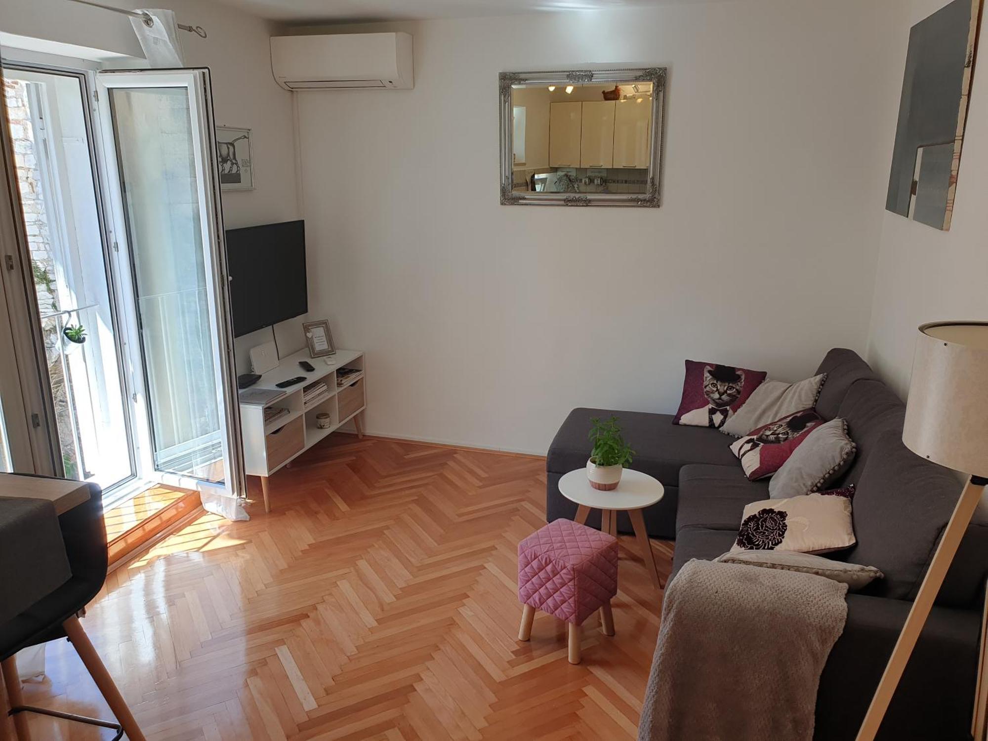 Dumaneo Art - Two Bedroom *